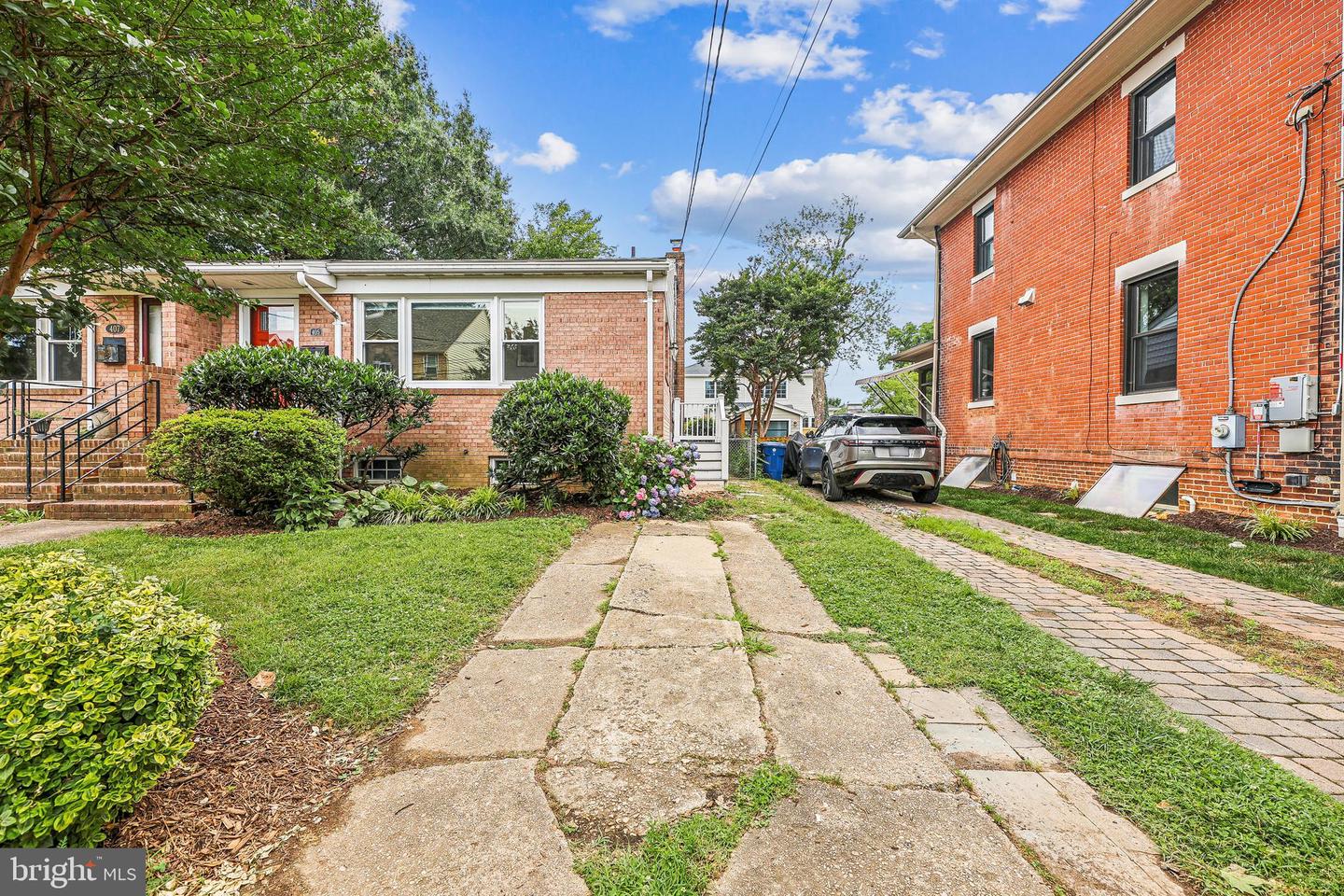 405 E Custis Ave