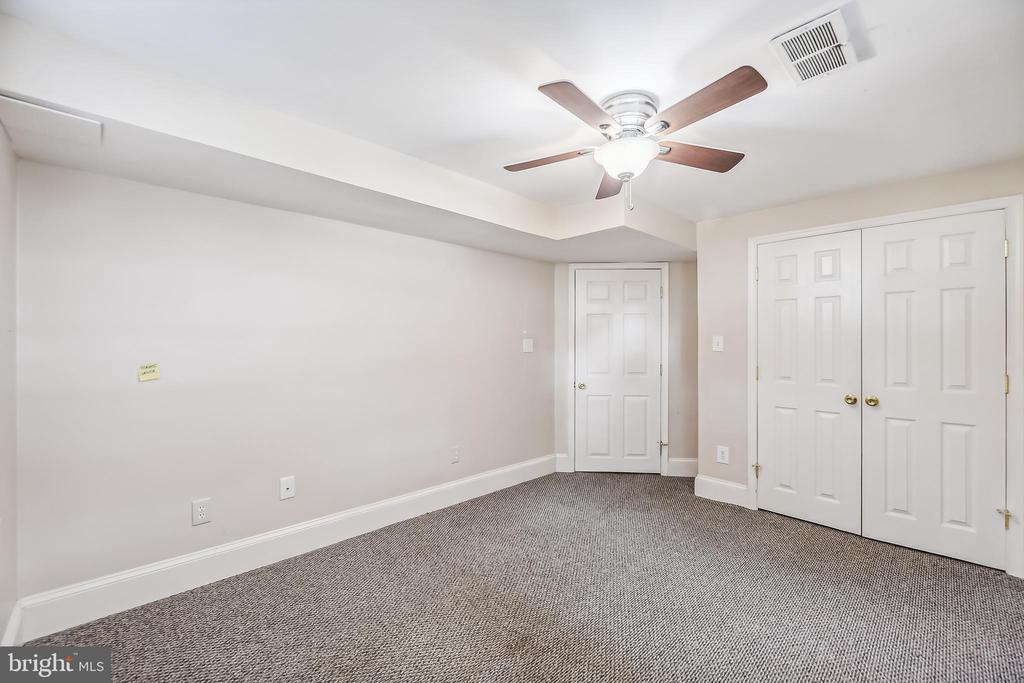 405 E Custis Ave