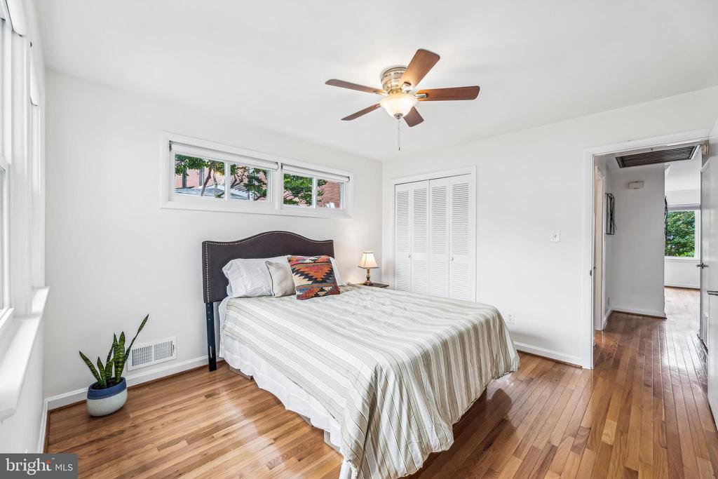 405 E Custis Ave