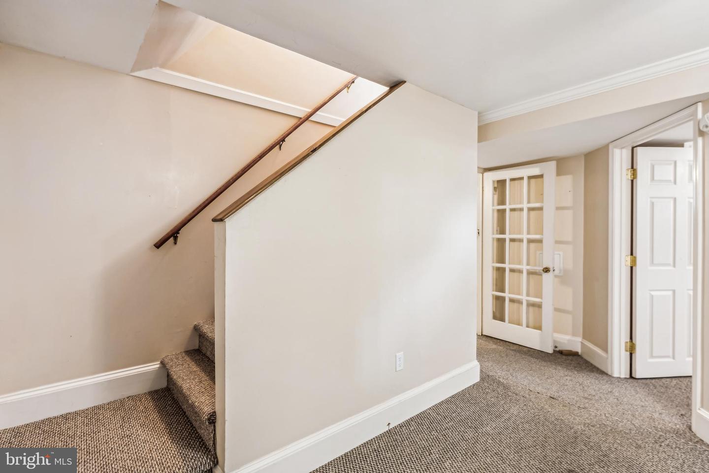405 E Custis Ave