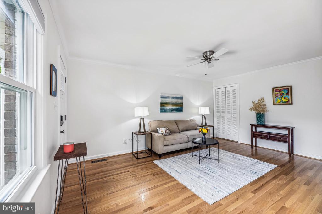 405 E Custis Ave