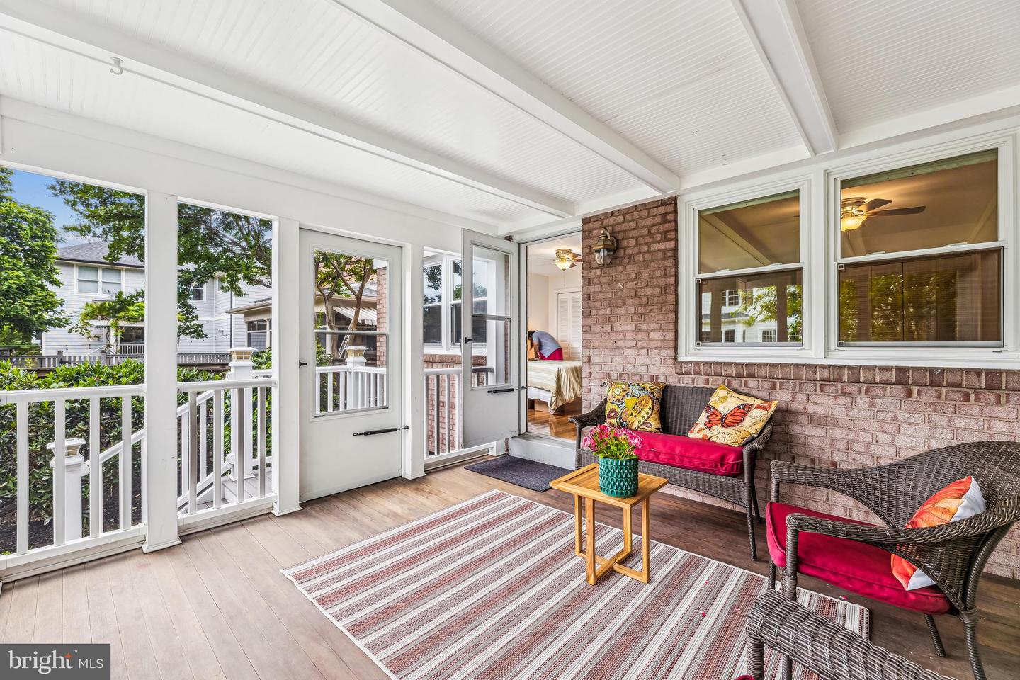 405 E Custis Ave
