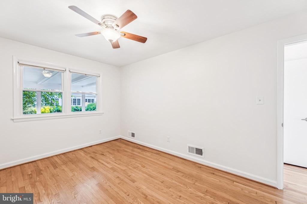 405 E Custis Ave