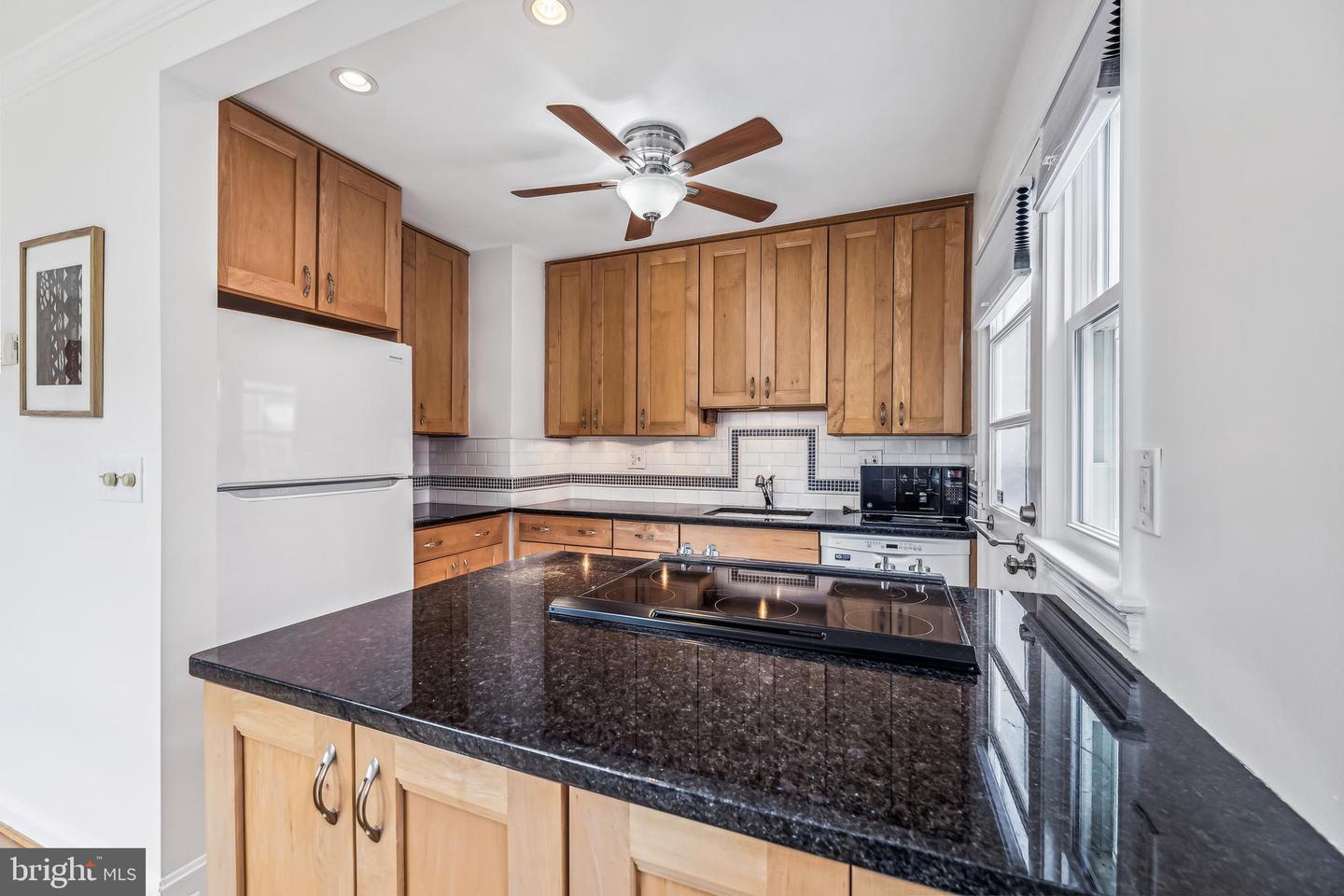405 E Custis Ave