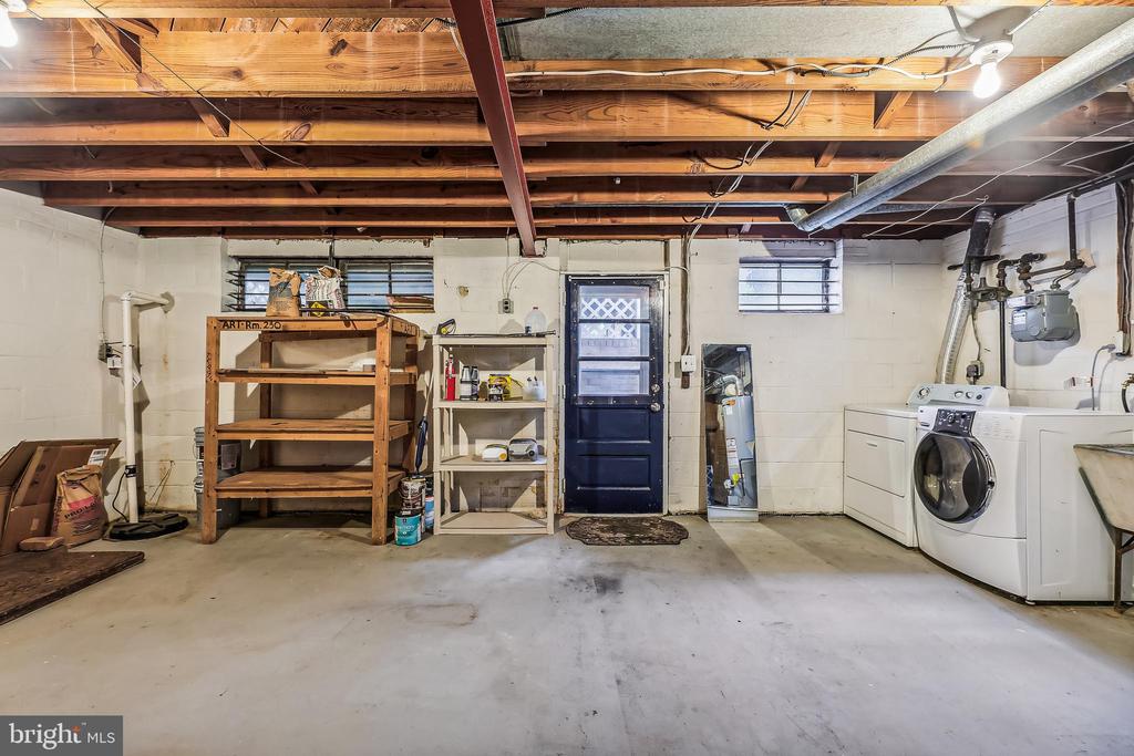 405 E Custis Ave