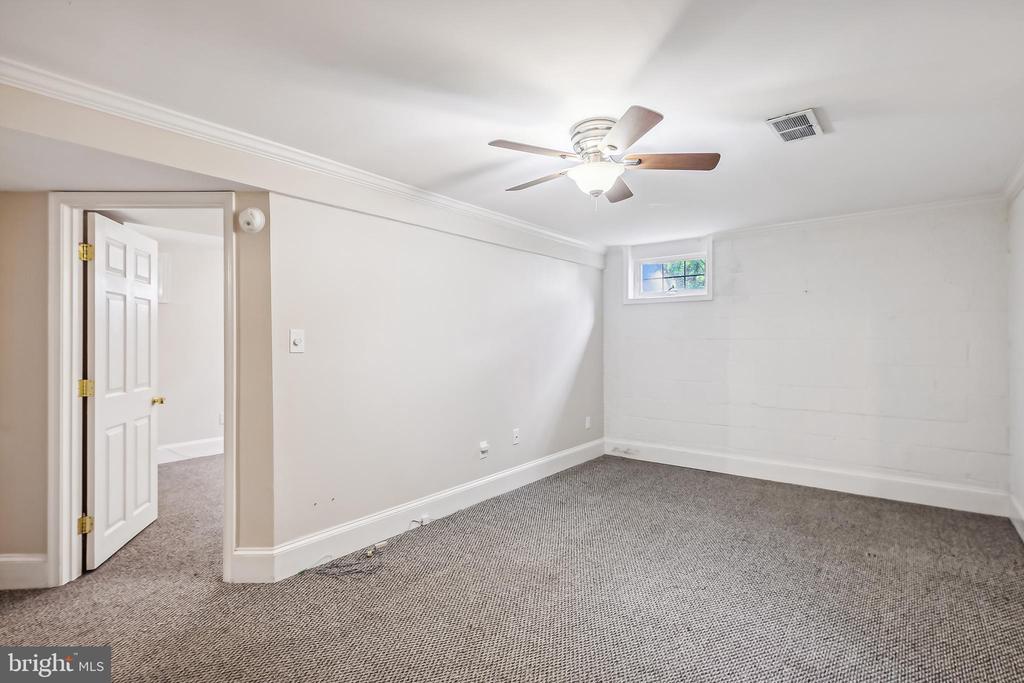 405 E Custis Ave