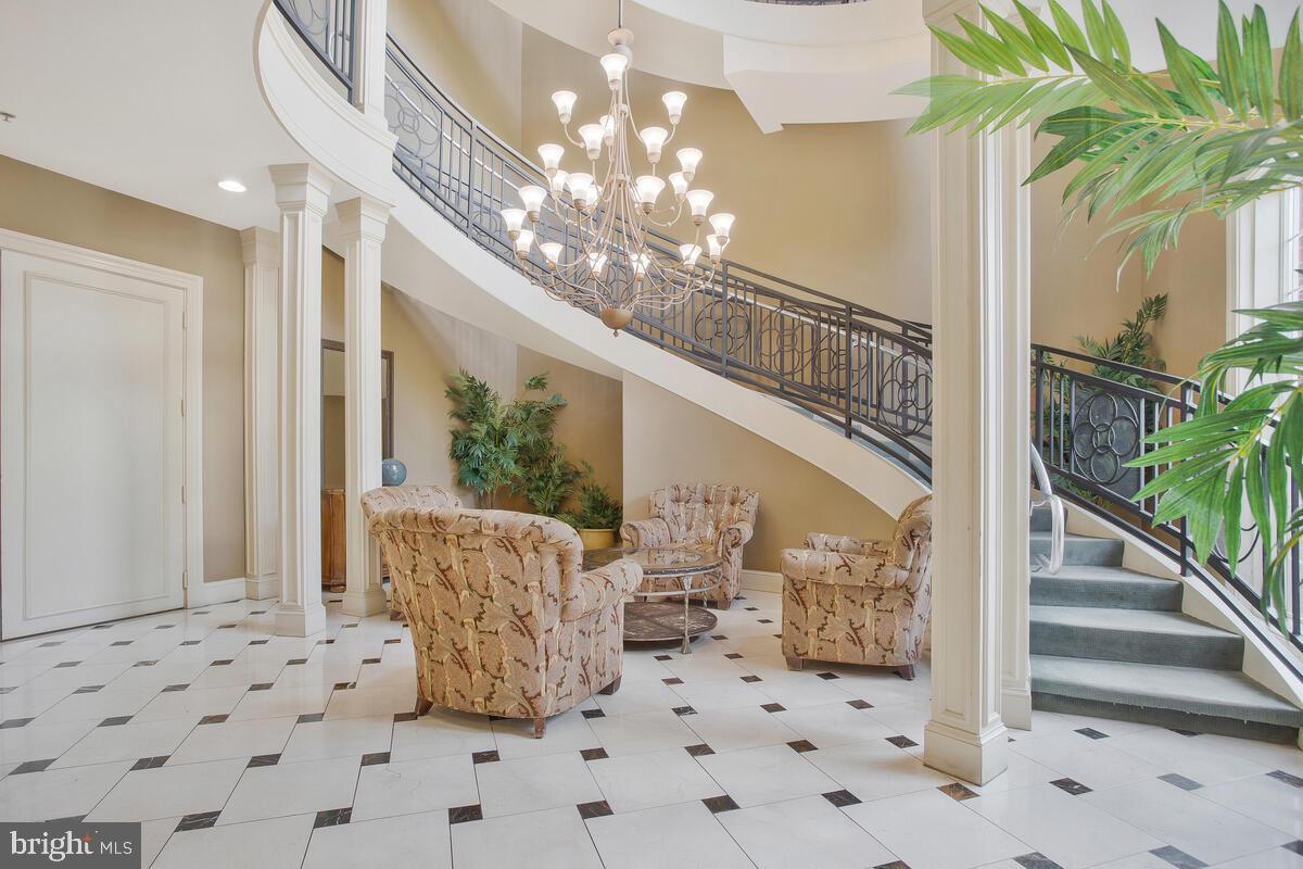 4860 Eisenhower Ave #276