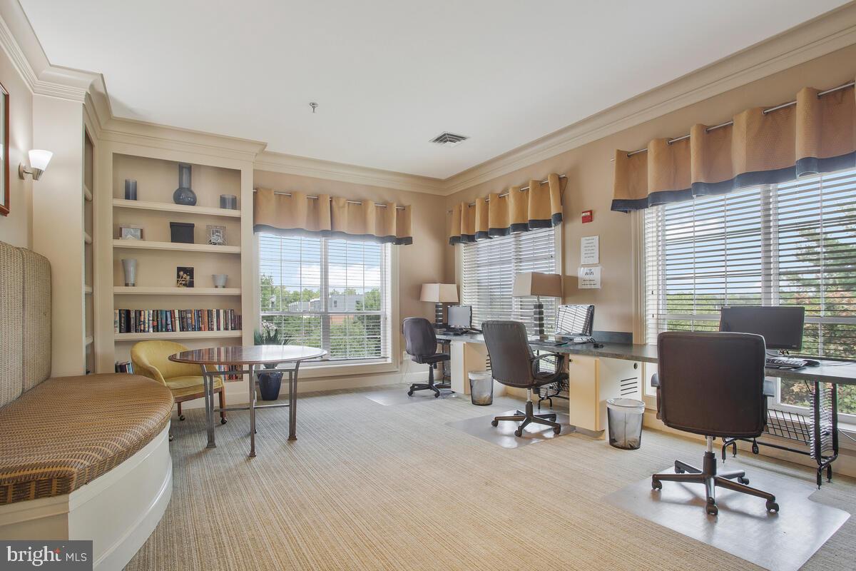 4860 Eisenhower Ave #276