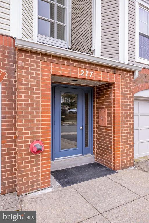 277 S PICKETT ST #302