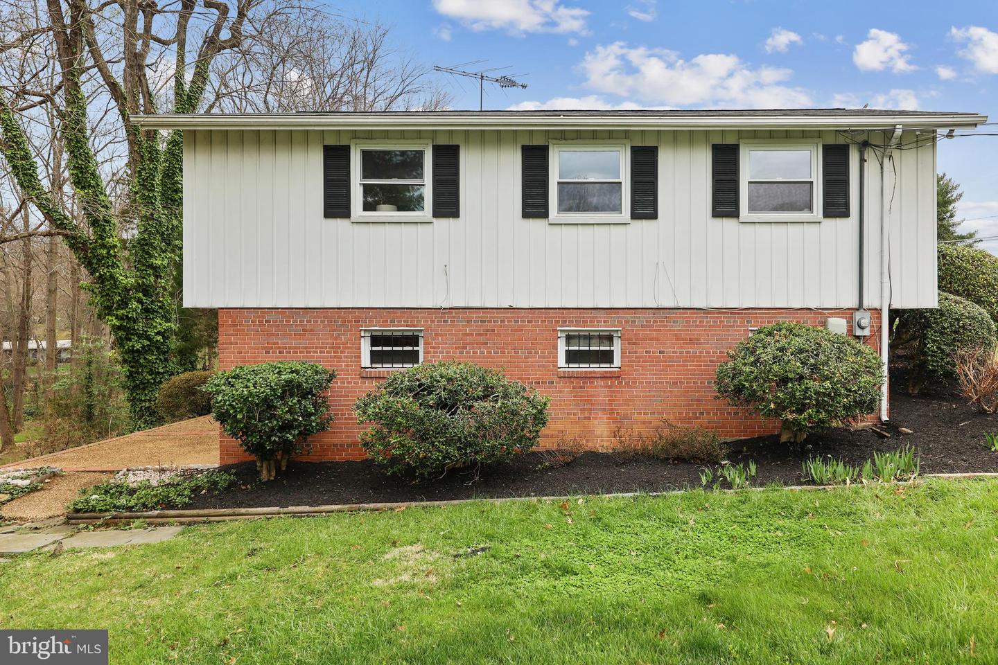 2115 Shiver Dr