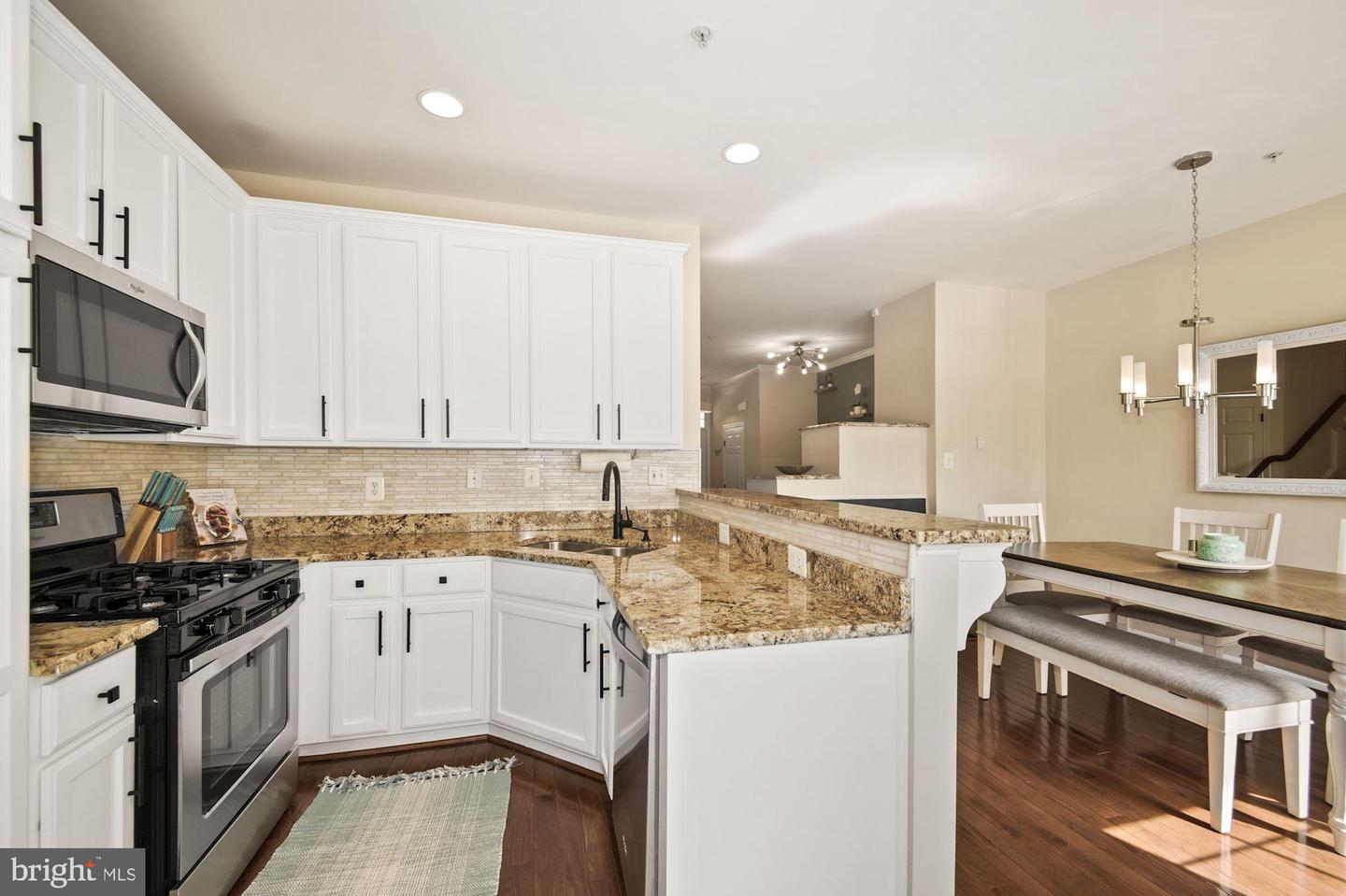 6126 Madison Crest Ct