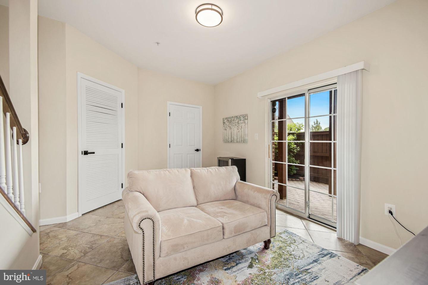 6126 Madison Crest Ct