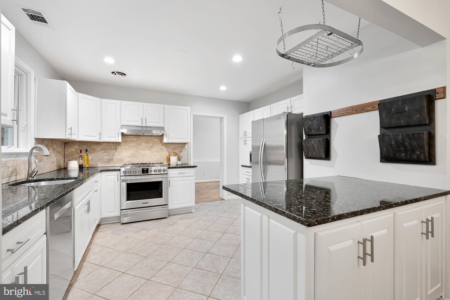 6500 Bluebill Ln