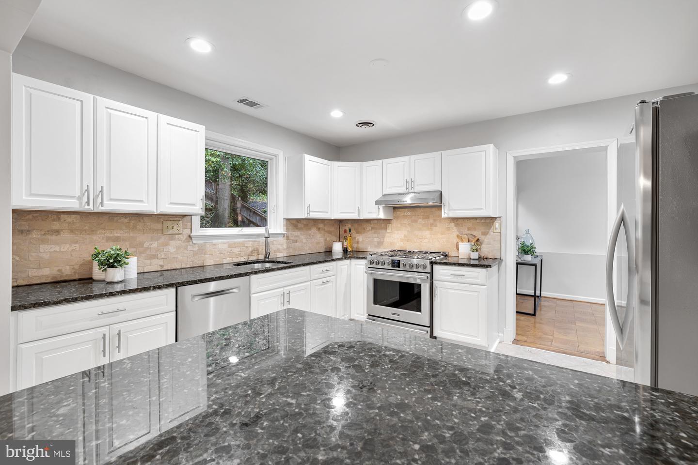 6500 Bluebill Ln
