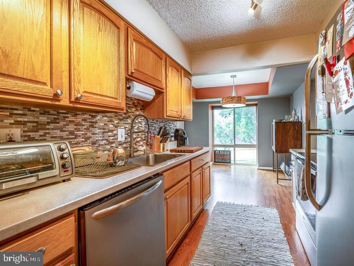 10200 BUSHMAN DR #114