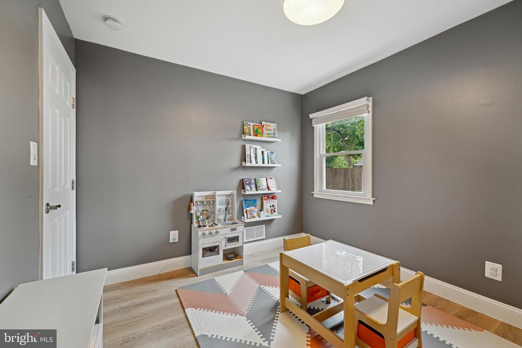 3003 Elmwood Dr