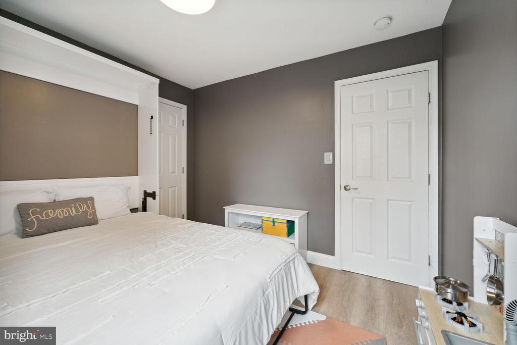 3003 Elmwood Dr