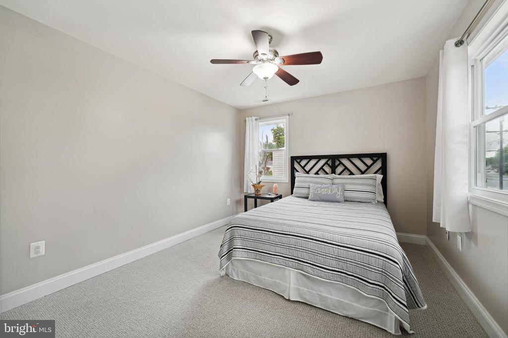 3003 Elmwood Dr