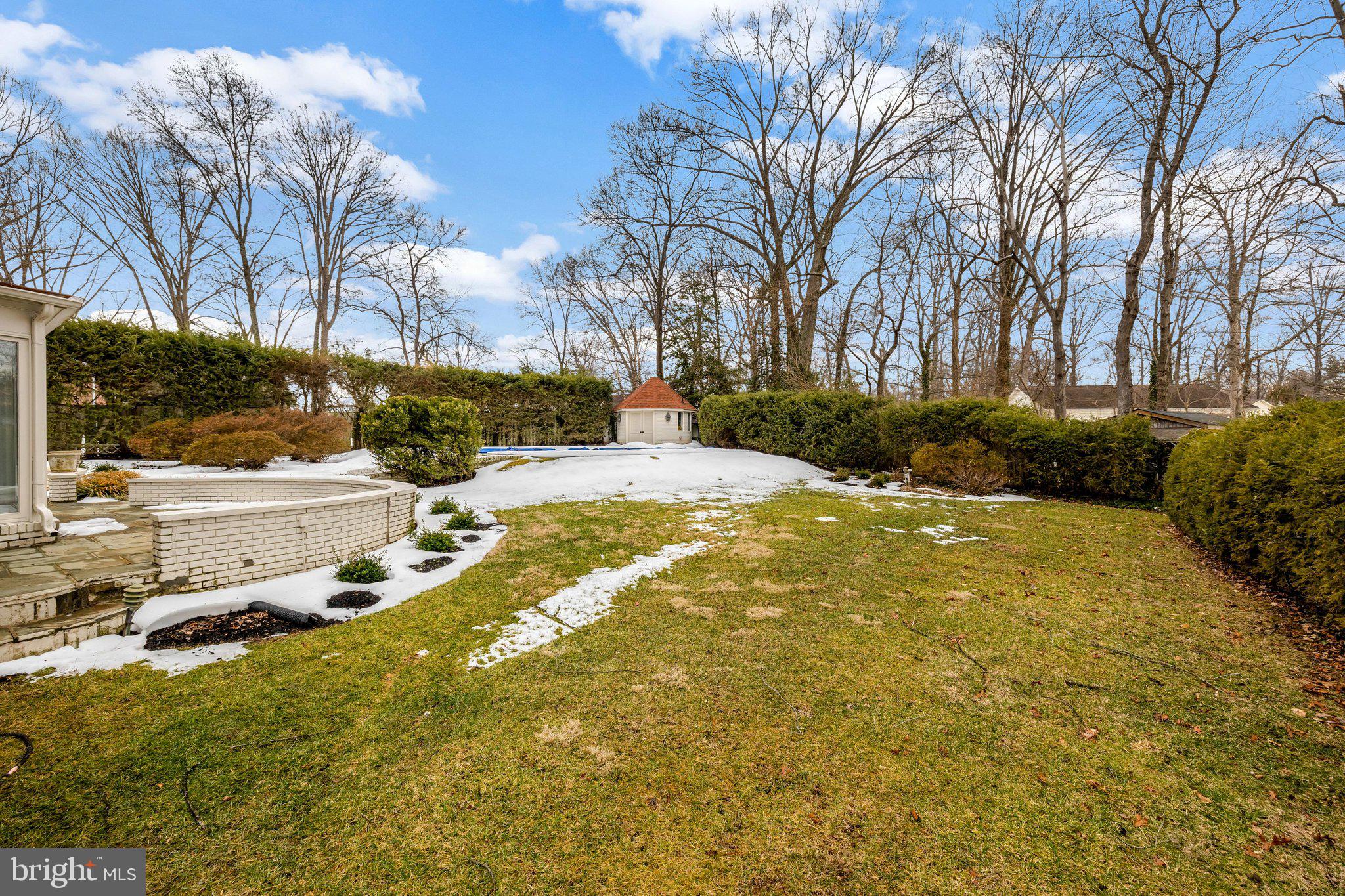 8801 LYNNHURST DRIVE