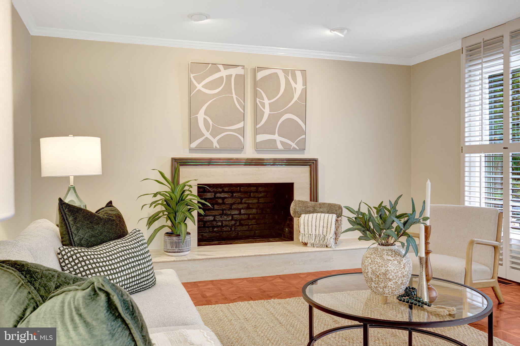 8801 LYNNHURST DRIVE