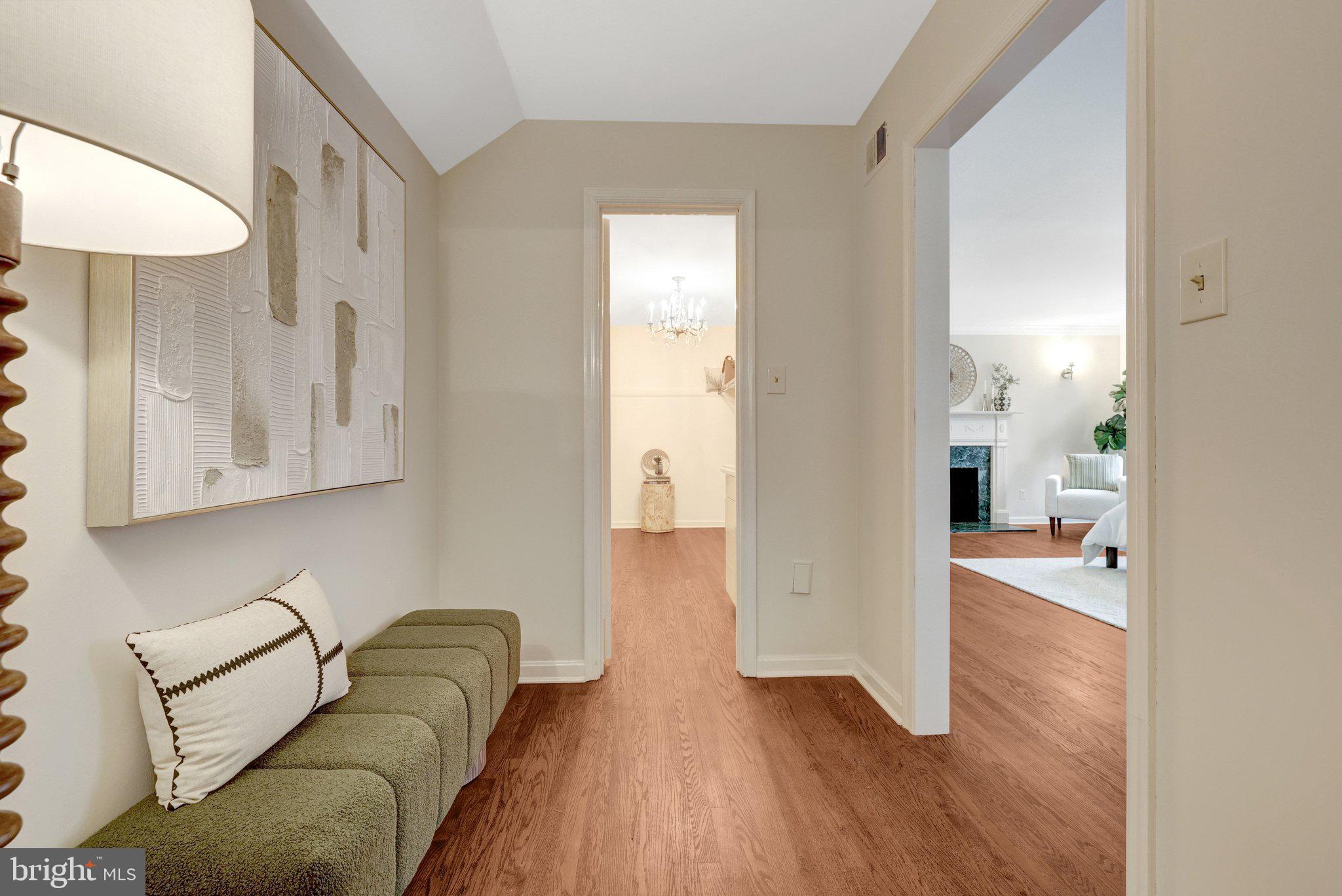 8801 LYNNHURST DRIVE