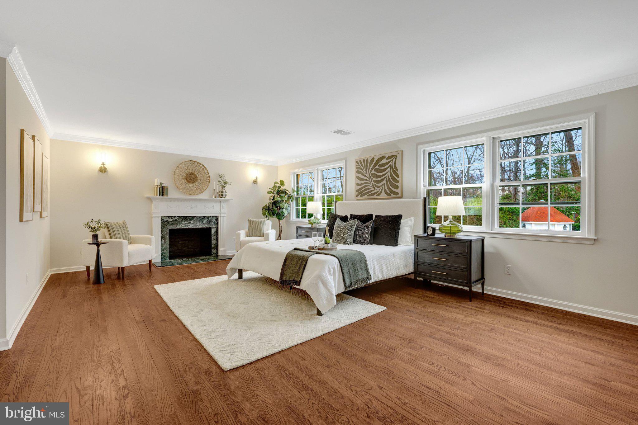 8801 LYNNHURST DRIVE