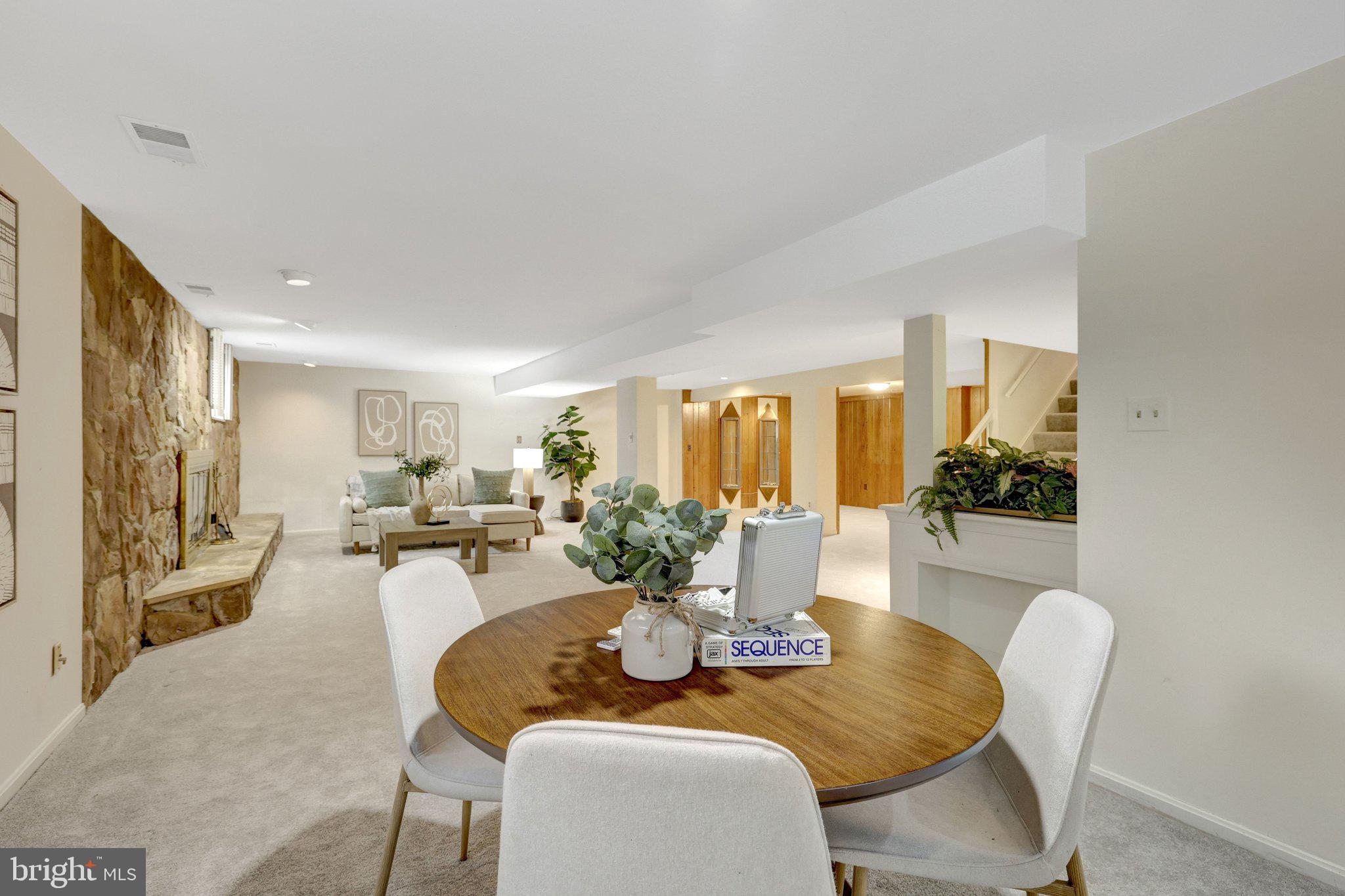 8801 LYNNHURST DRIVE