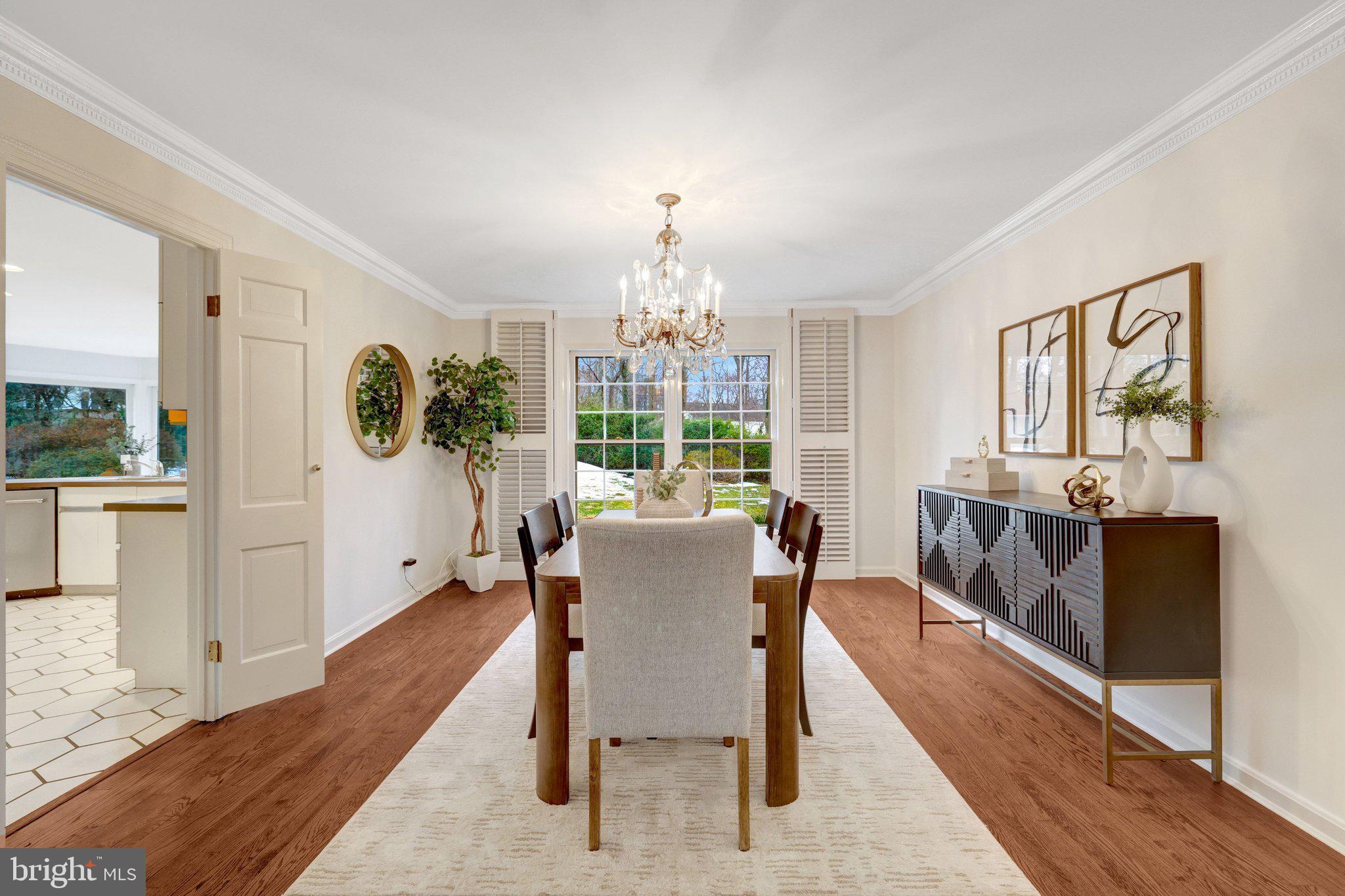 8801 LYNNHURST DRIVE