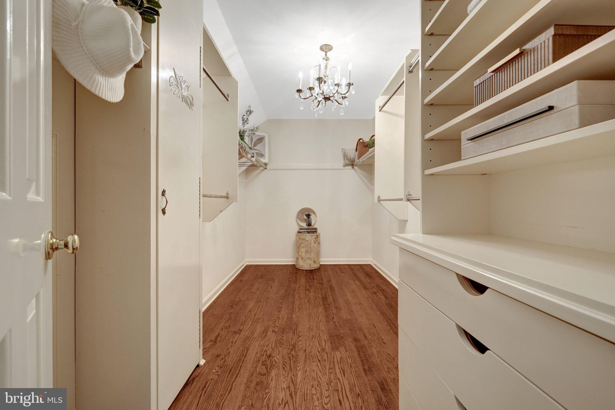 8801 LYNNHURST DRIVE