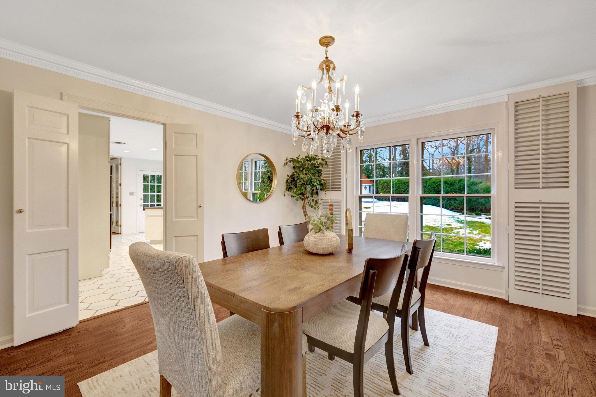 8801 LYNNHURST DRIVE