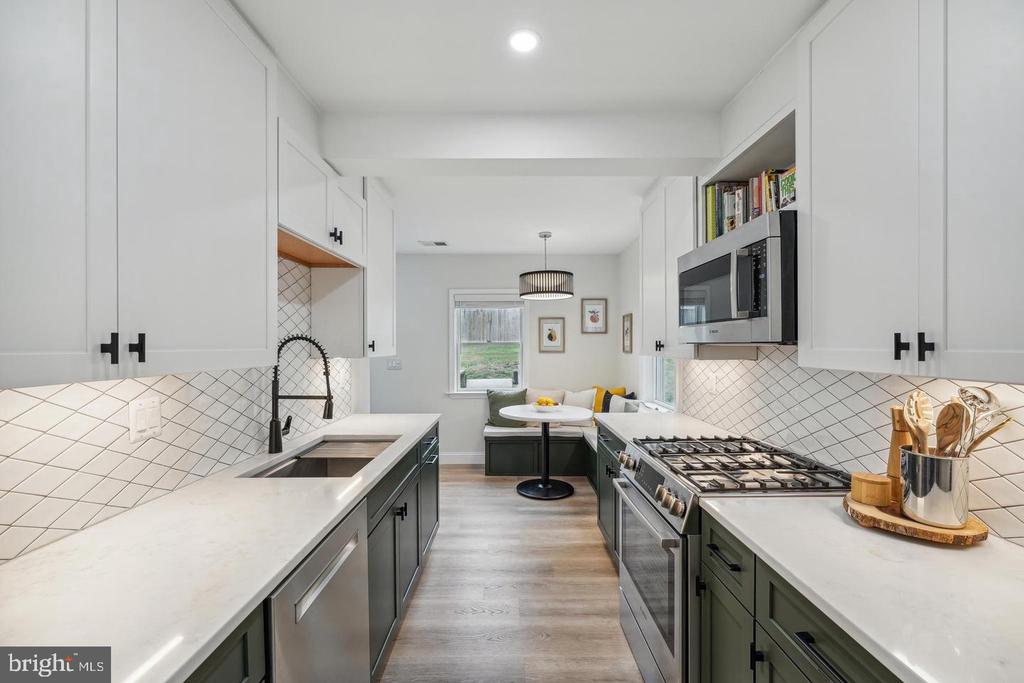 3003 ELMWOOD DRIVE
