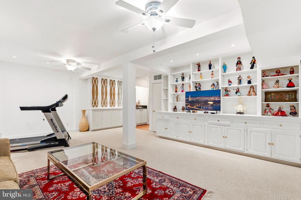 5044 CLIFFHAVEN DRIVE