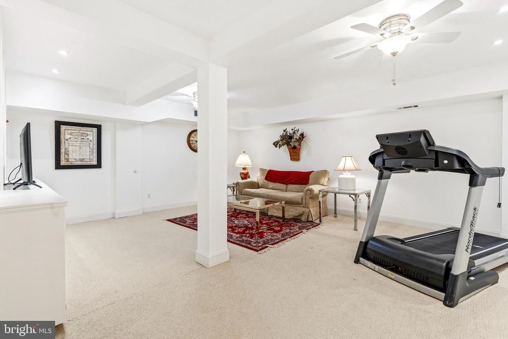 5044 CLIFFHAVEN DRIVE