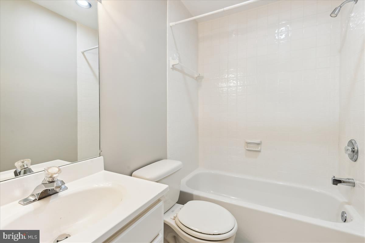 4138 Burning Ridge Ct