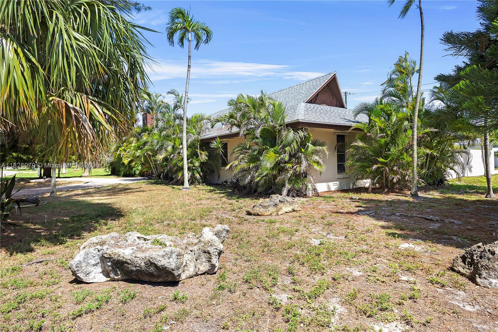 3410 Lake Osborne Dr