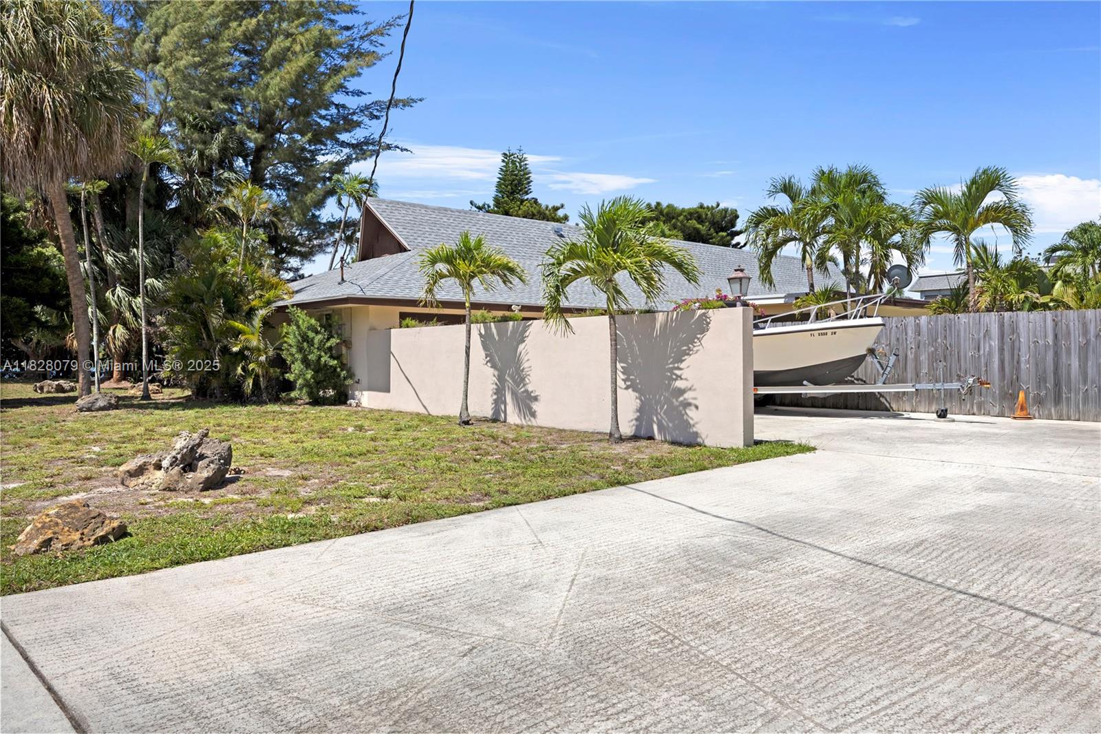 3410 Lake Osborne Dr