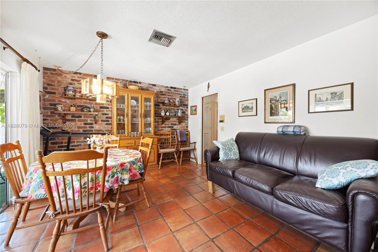 3410 Lake Osborne Dr
