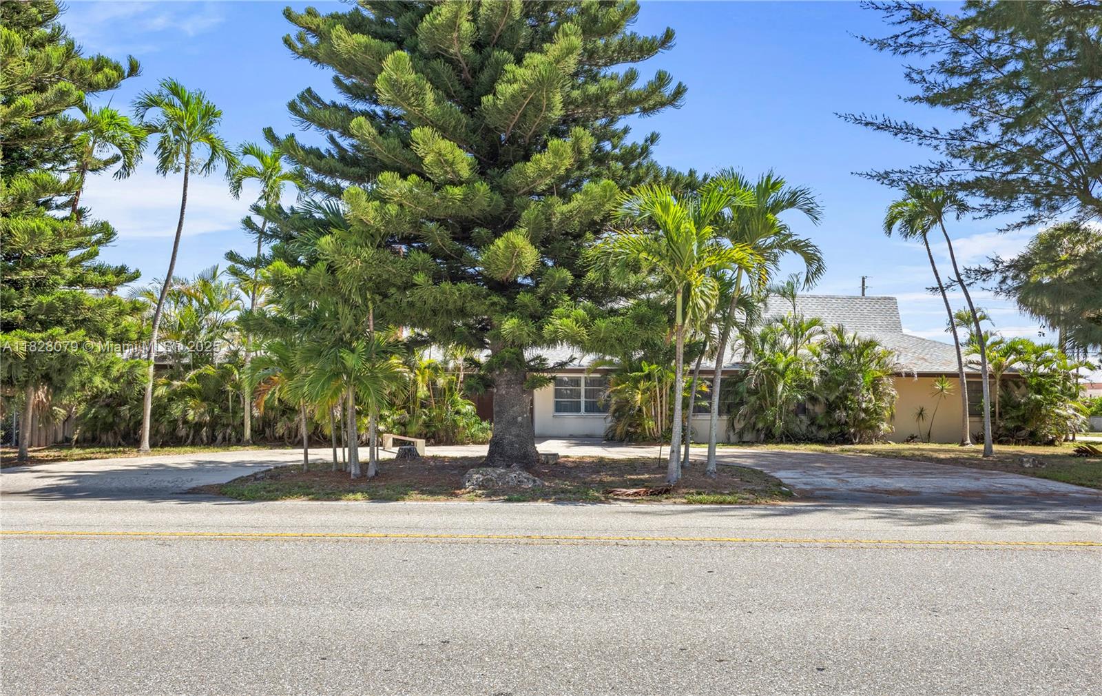 3410 Lake Osborne Dr