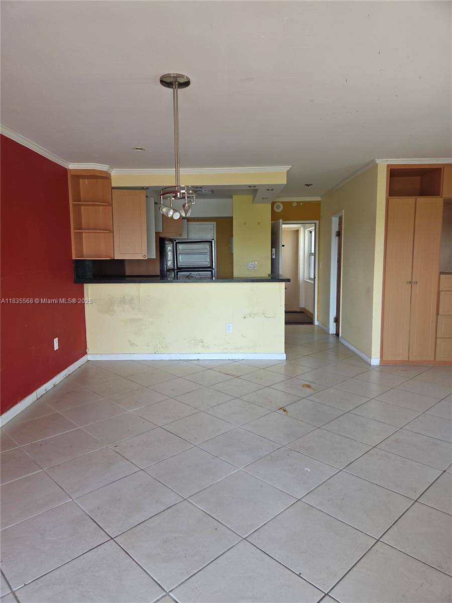 400 Kings Point Dr # 401