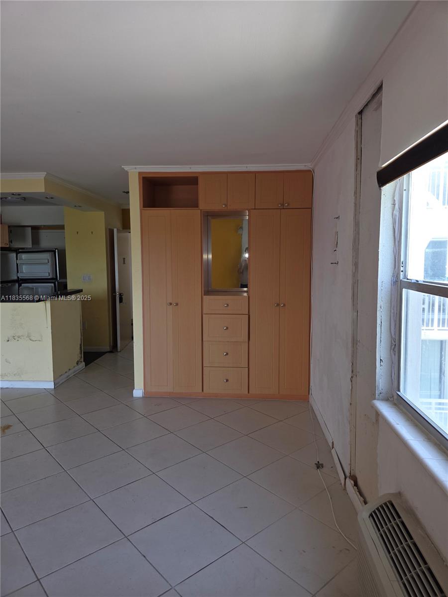 400 Kings Point Dr # 401