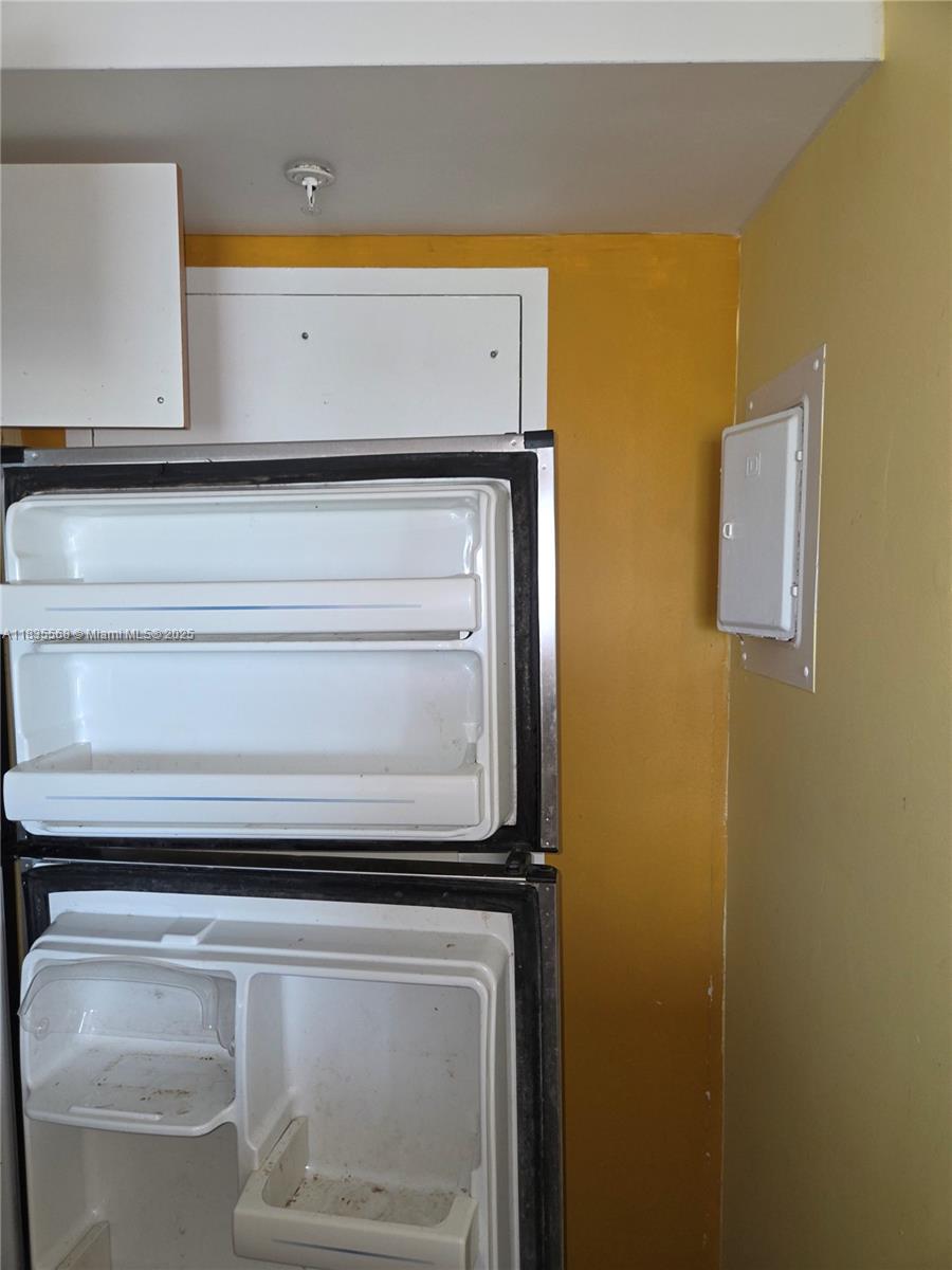 400 Kings Point Dr # 401