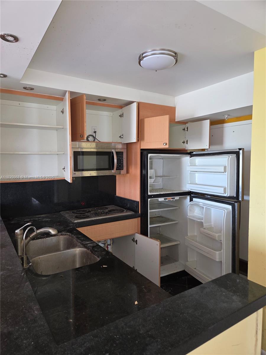 400 Kings Point Dr # 401