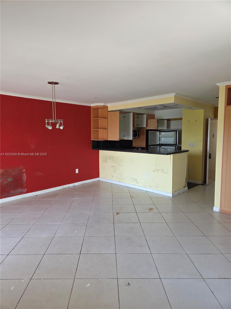 400 Kings Point Dr # 401