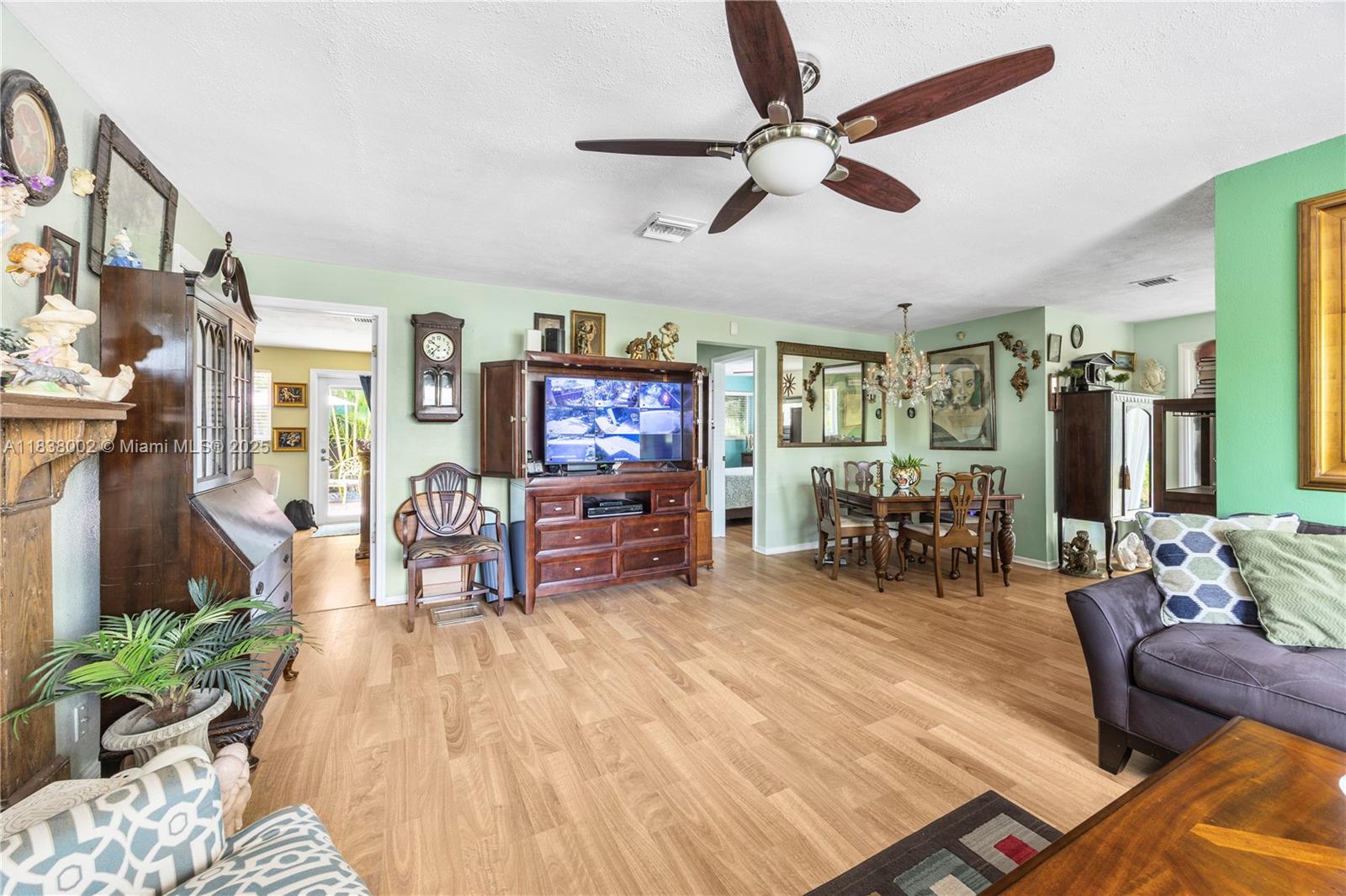1535 NE 5th Ter