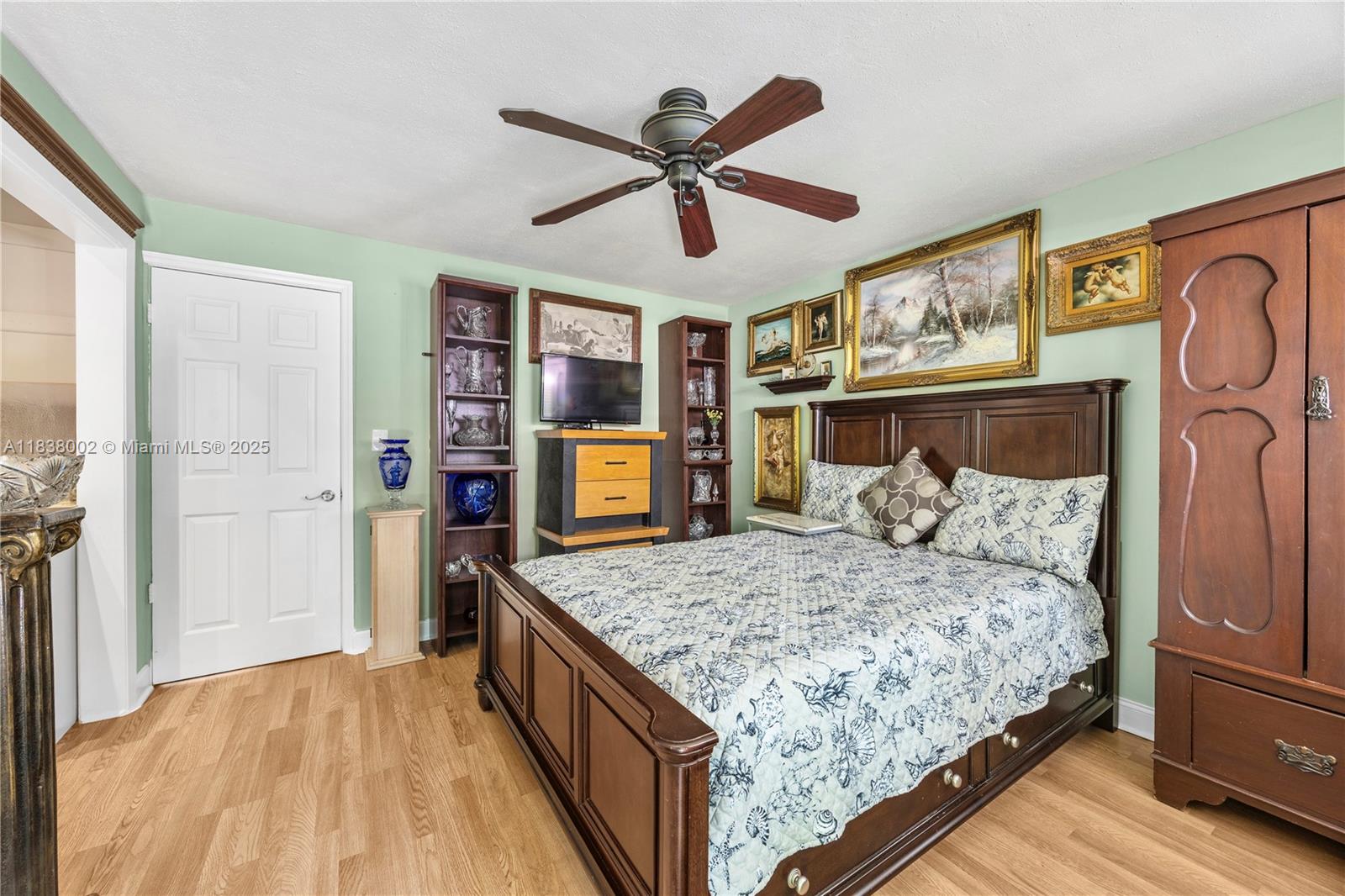 1535 NE 5th Ter