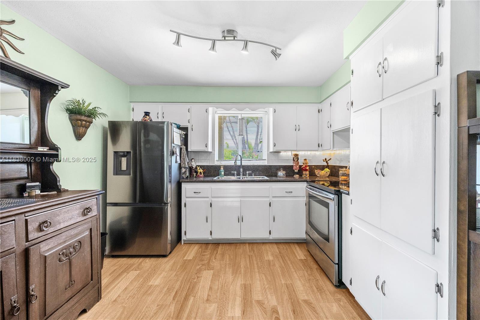 1535 NE 5th Ter
