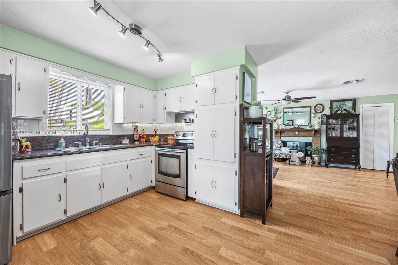 1535 NE 5th Ter