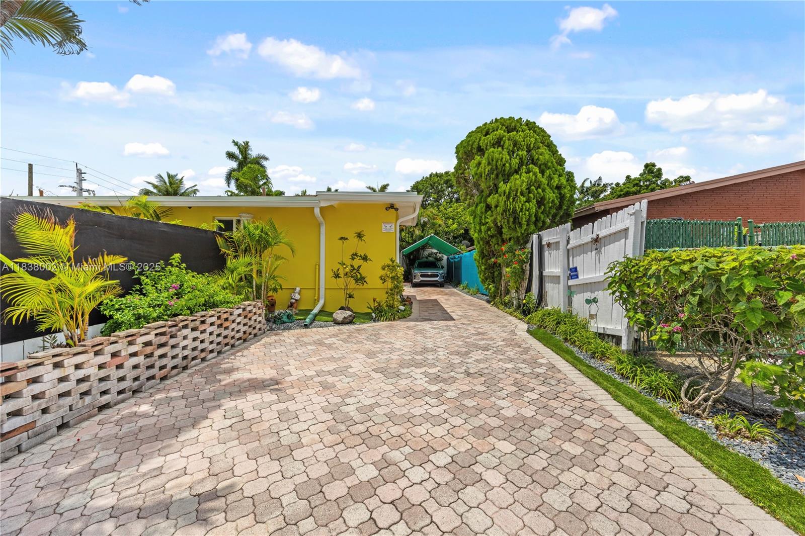 1535 NE 5th Ter