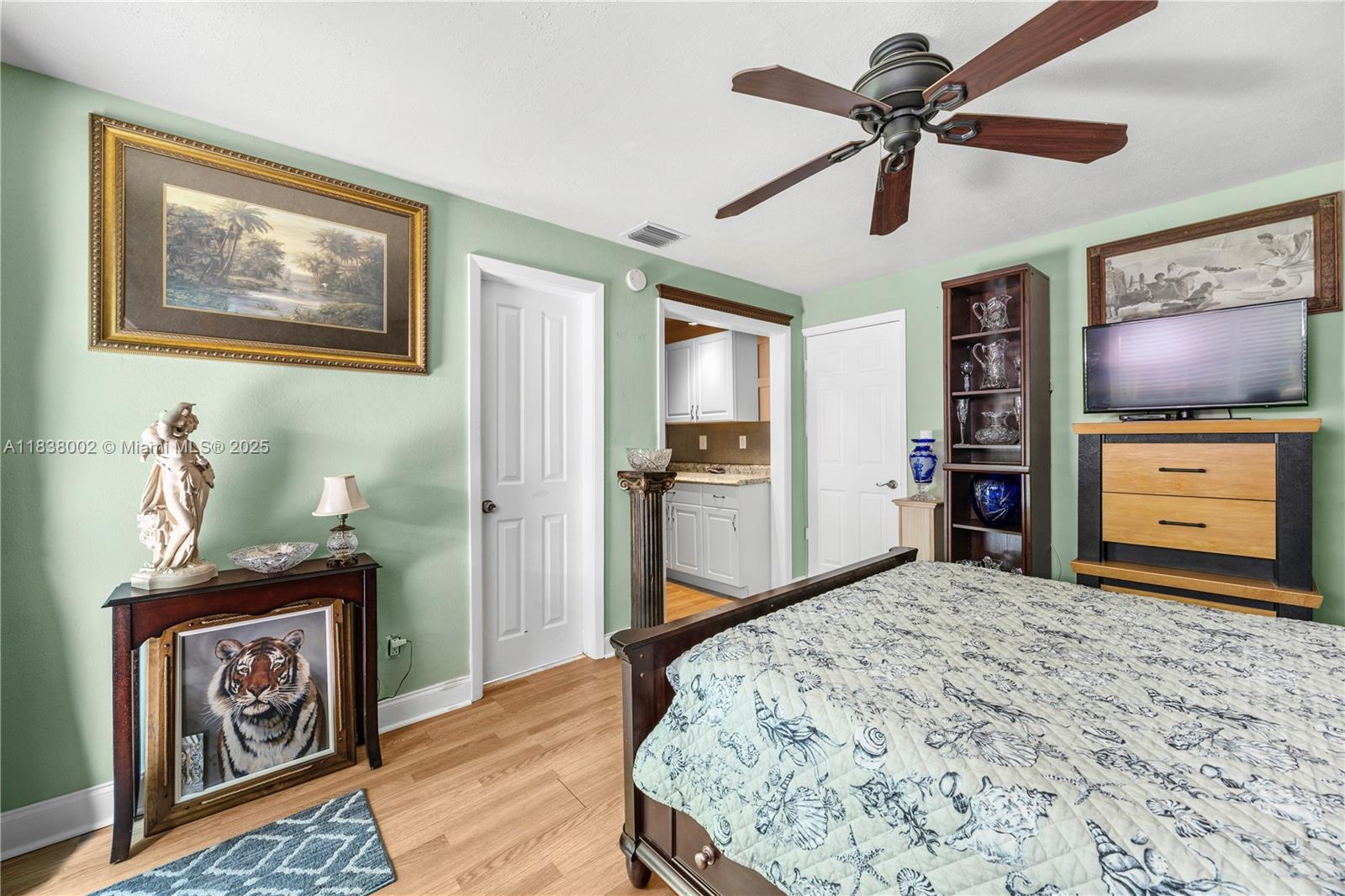 1535 NE 5th Ter