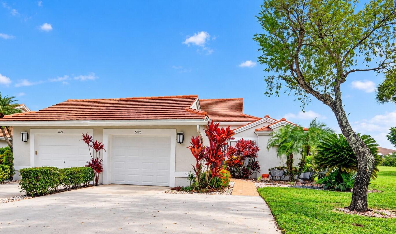 5726 Royal Lake Circle